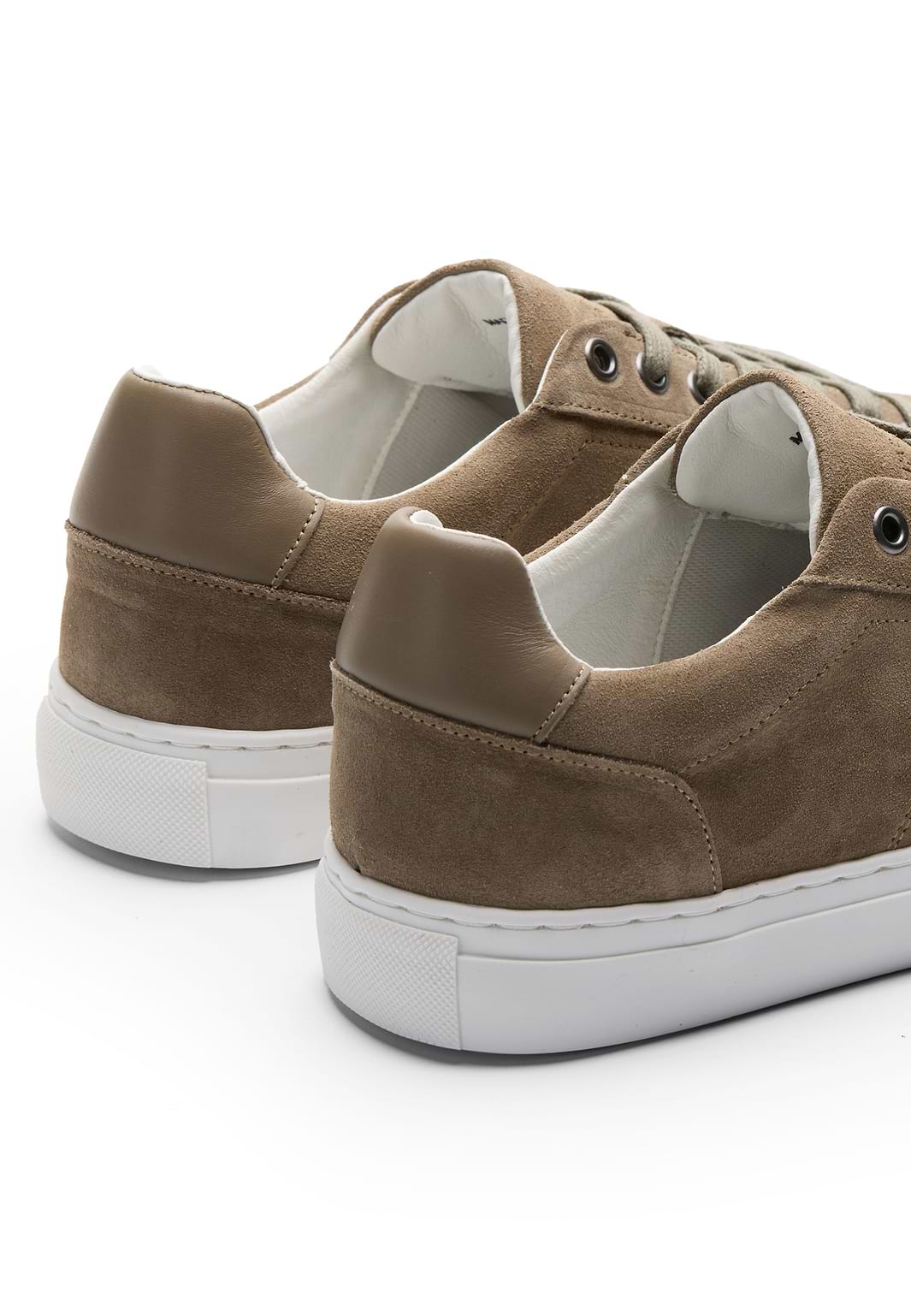 PROFILE-lage-sneaker