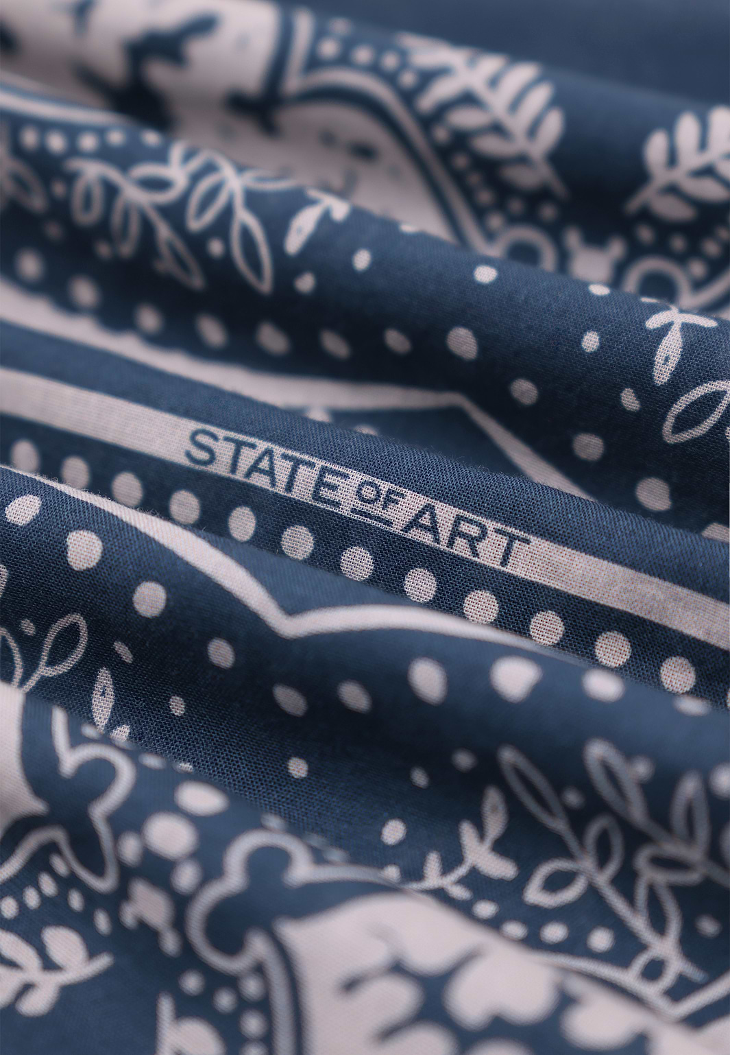 Bandana-with-all-over-print