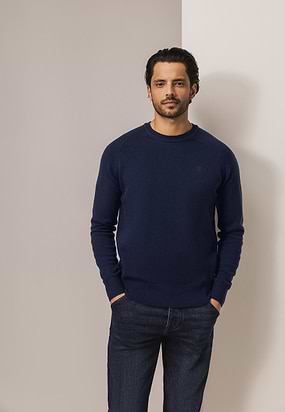 Lamswollen-trui-met-zadelmouwen