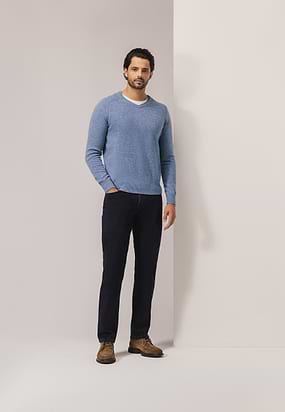 Trui-van-lamswol-met-V-hals