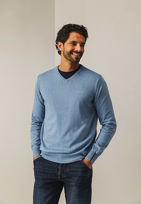 Katoenen-trui-met-V-hals