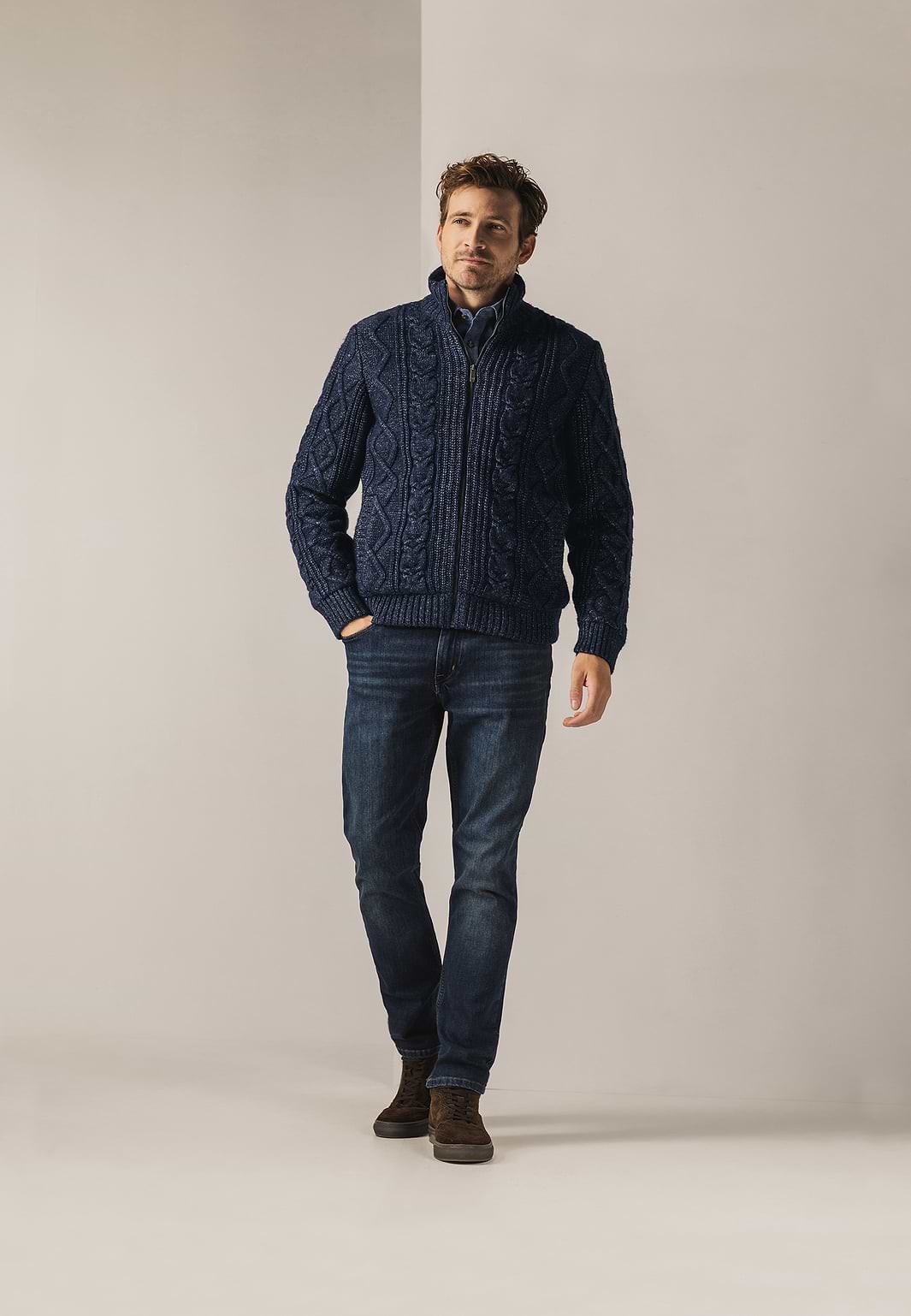 Grofgebreid-vest-met-kabelpatroon