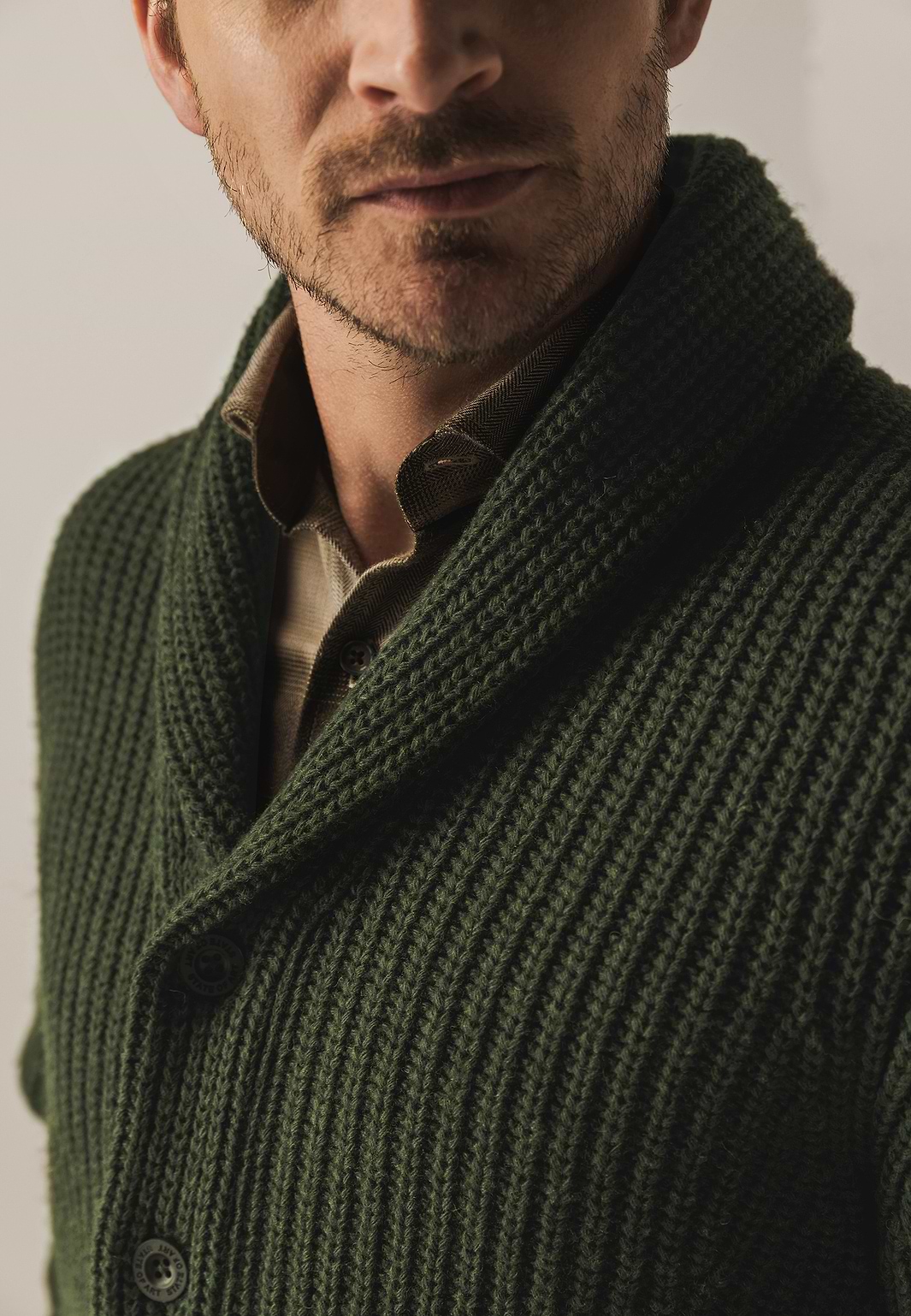 Strickjacke mit Schalkragen