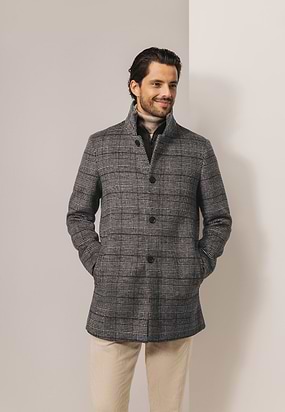 Mantel-met-ruitdessin-en-ritsinzet