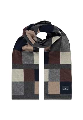 Gebreide-sjaal-met-kleurvlakken