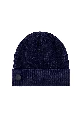 Gebreide-muts-met-kabelpatroon