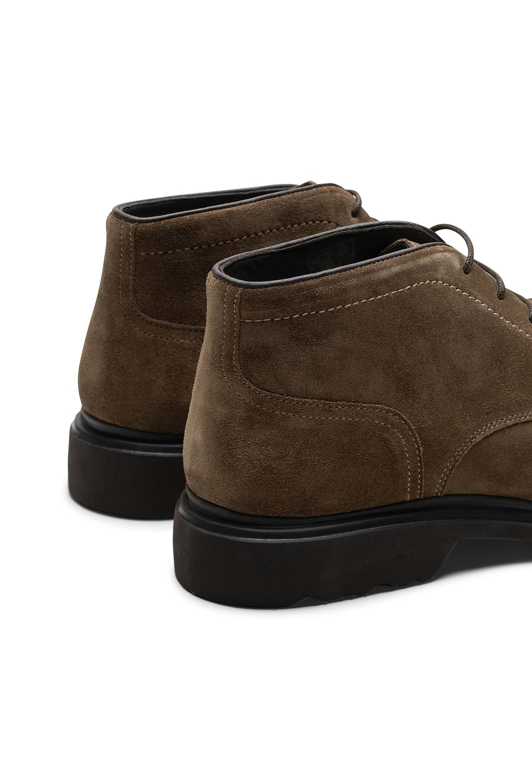 VR5-boot-mi-haute-en-suède