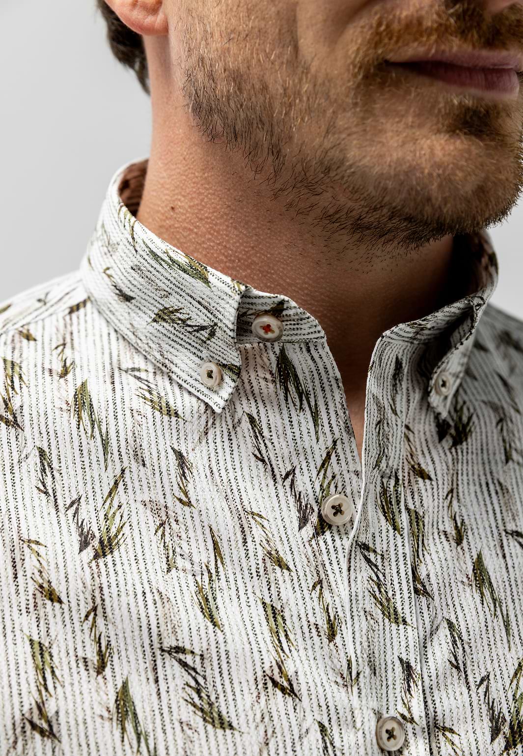 Overhemd-met-botanische-all-over-print