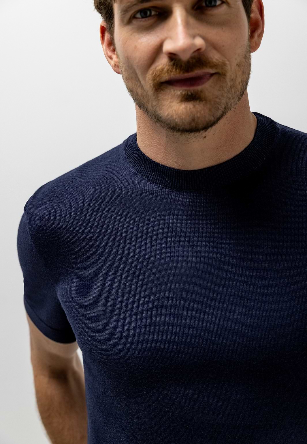 Fijngebreid-T-shirt-met-ronde-hals