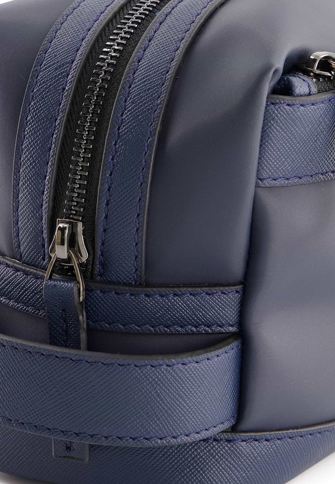 Kulturtasche-aus-Nylon