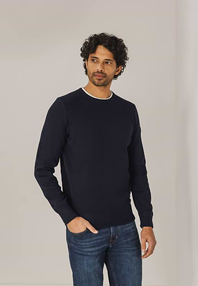 ESSENTIALS-trui-met-ronde-hals