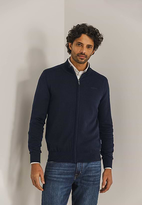 ESSENTIALS-fijngebreid-vest