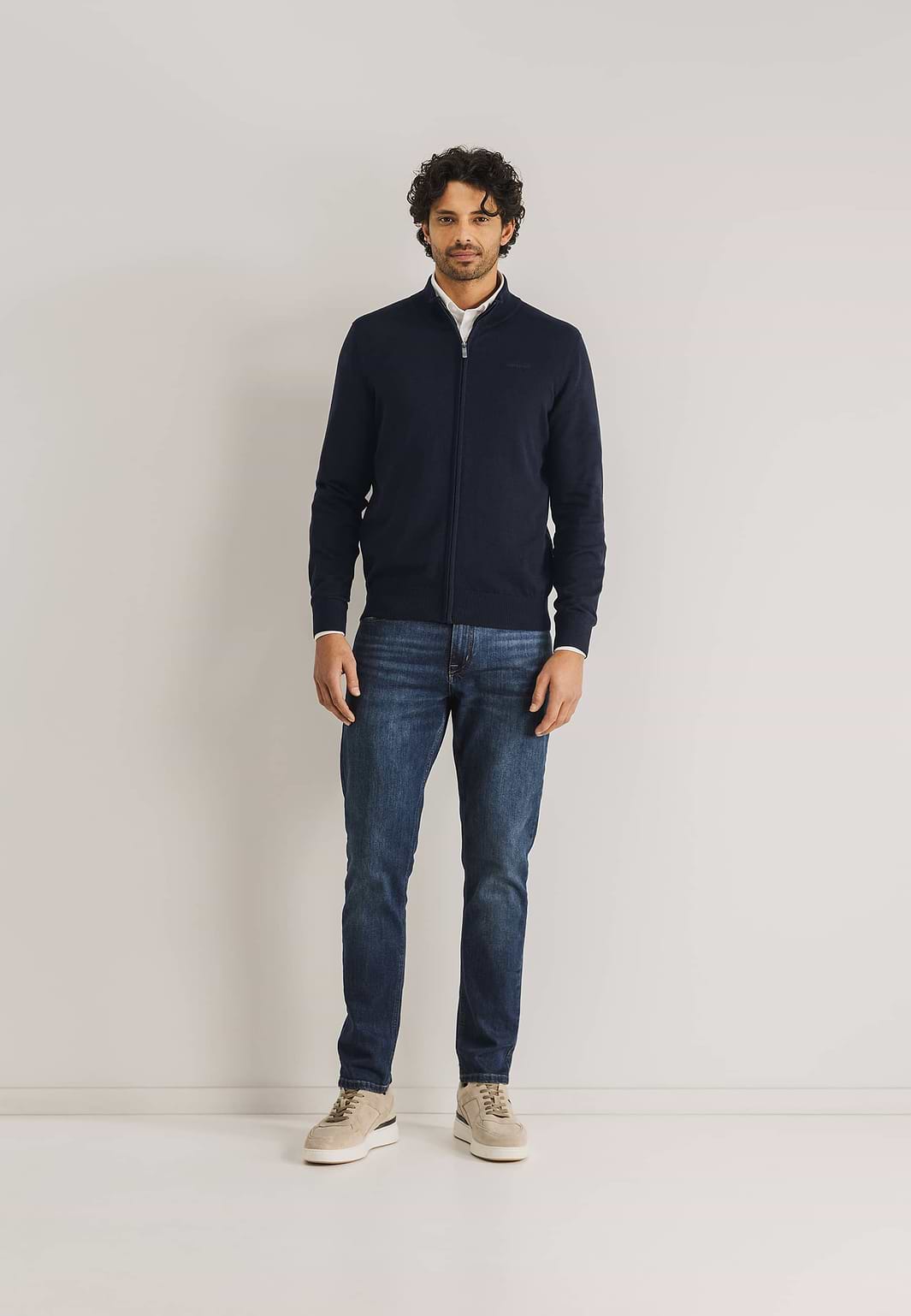 ESSENTIALS-fijngebreid-vest