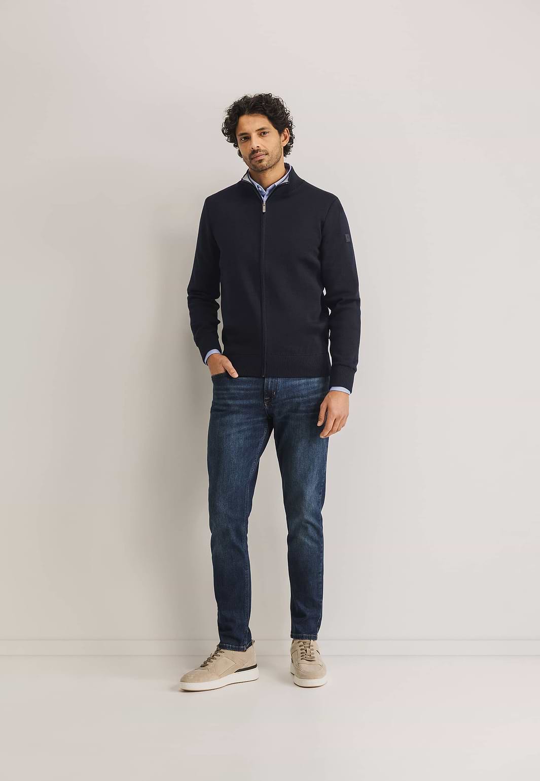 Cardigan-zippé-ESSENTIALS