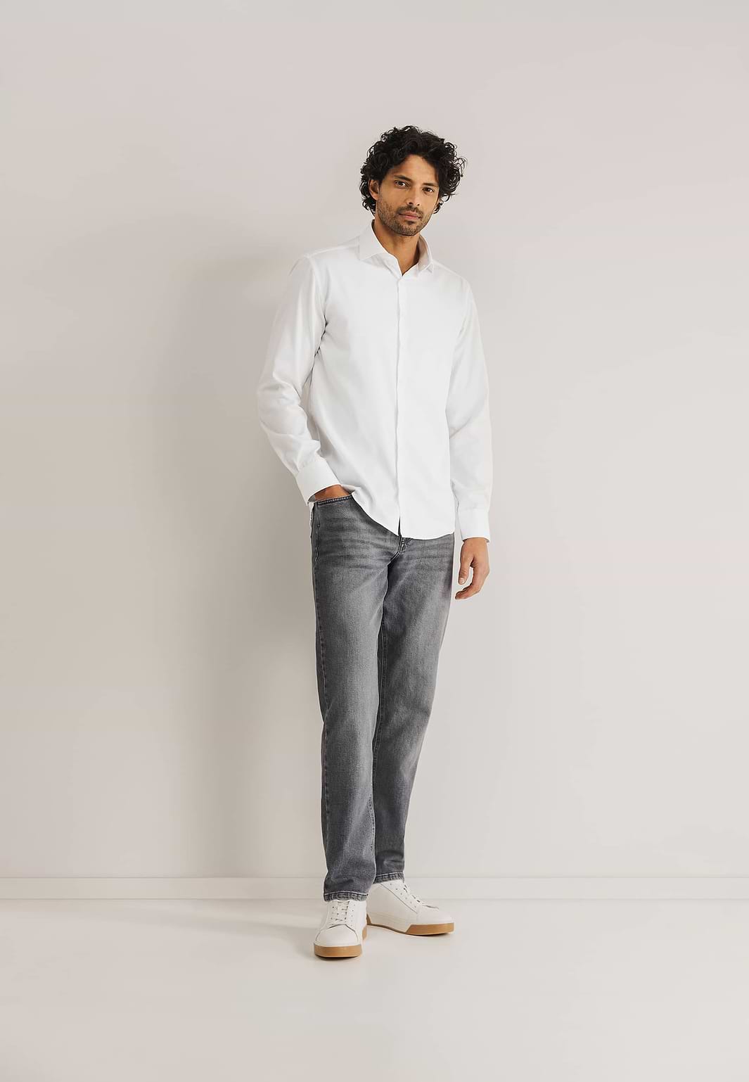 ESSENTIALS-strijkvrij-overhemd