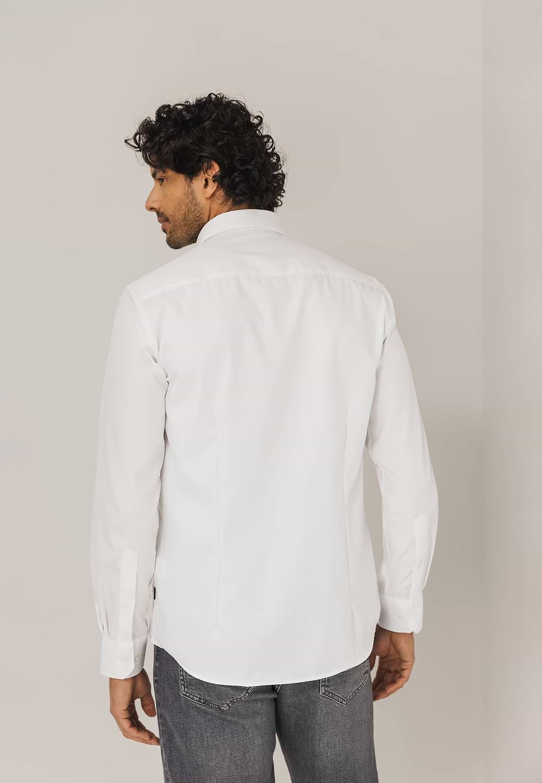 ESSENTIALS-strijkvrij-overhemd