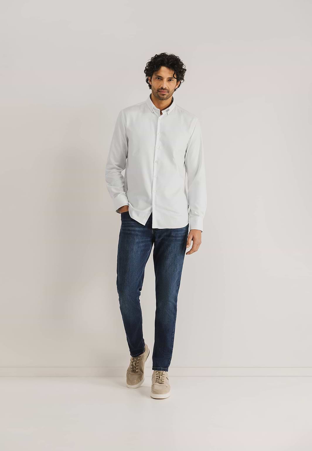 ESSENTIALS-oxford-overhemd