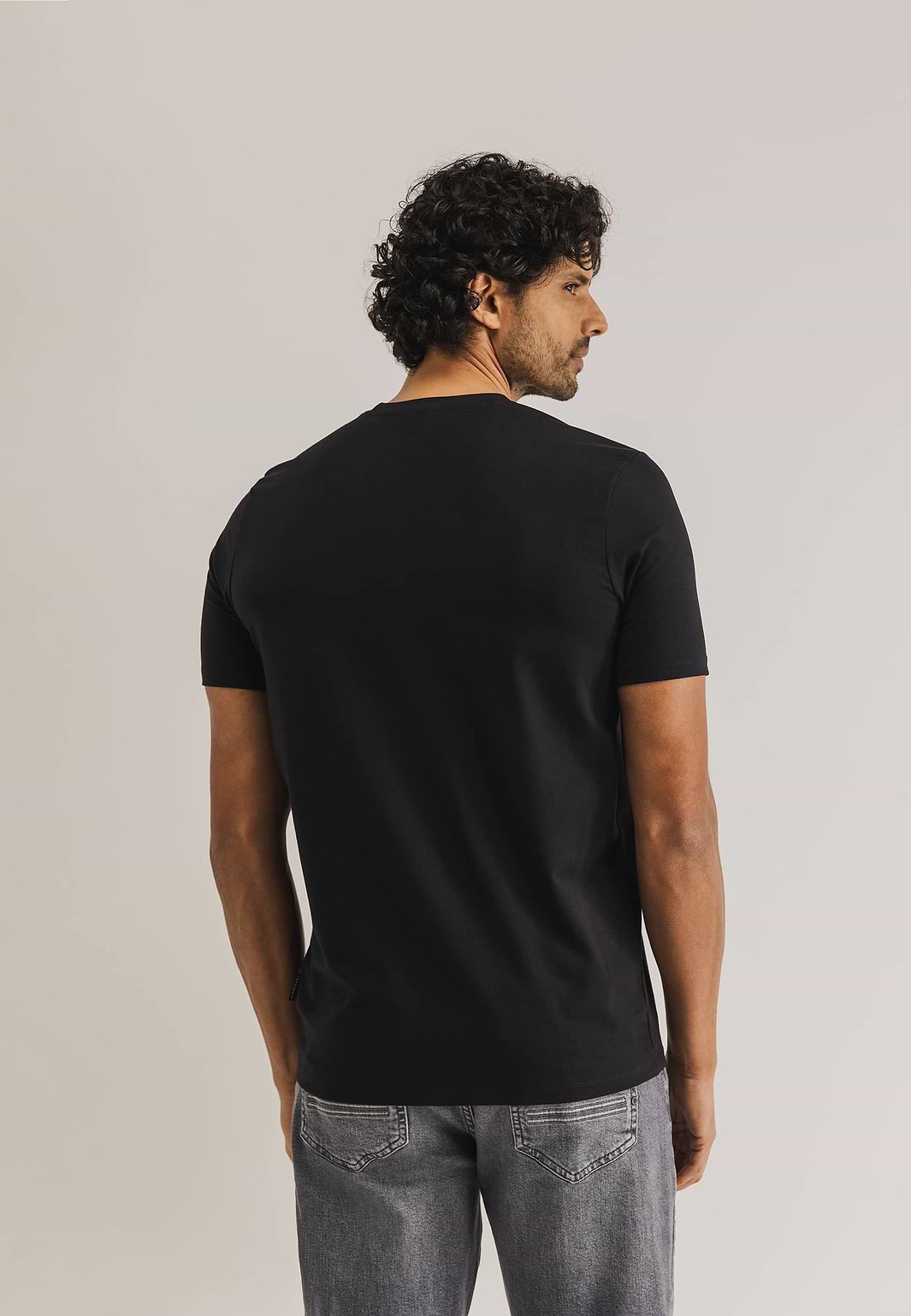ESSENTIALS-T-shirt-met-ronde-hals
