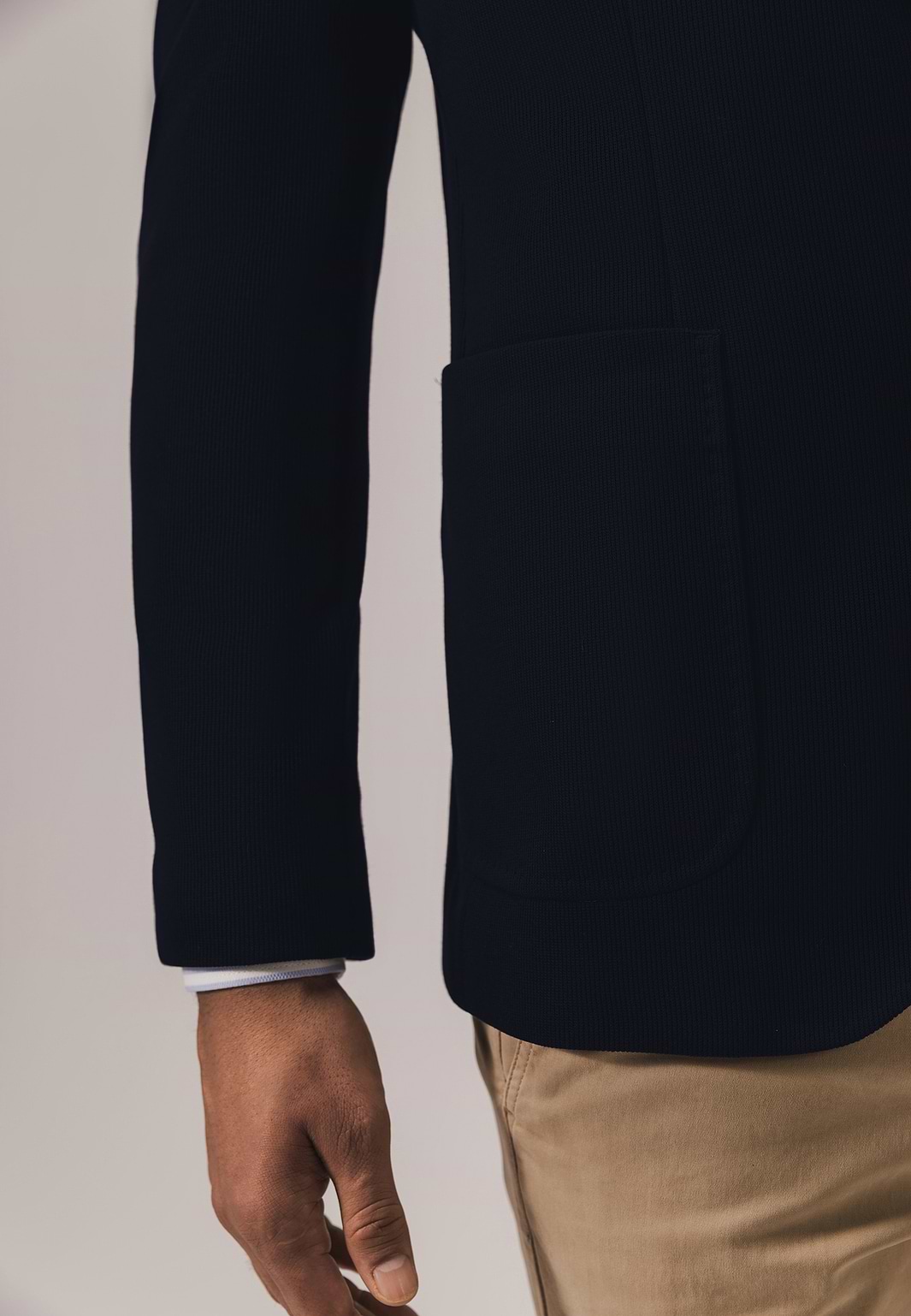 ESSENTIALS-blazer-van-een-polyestermix