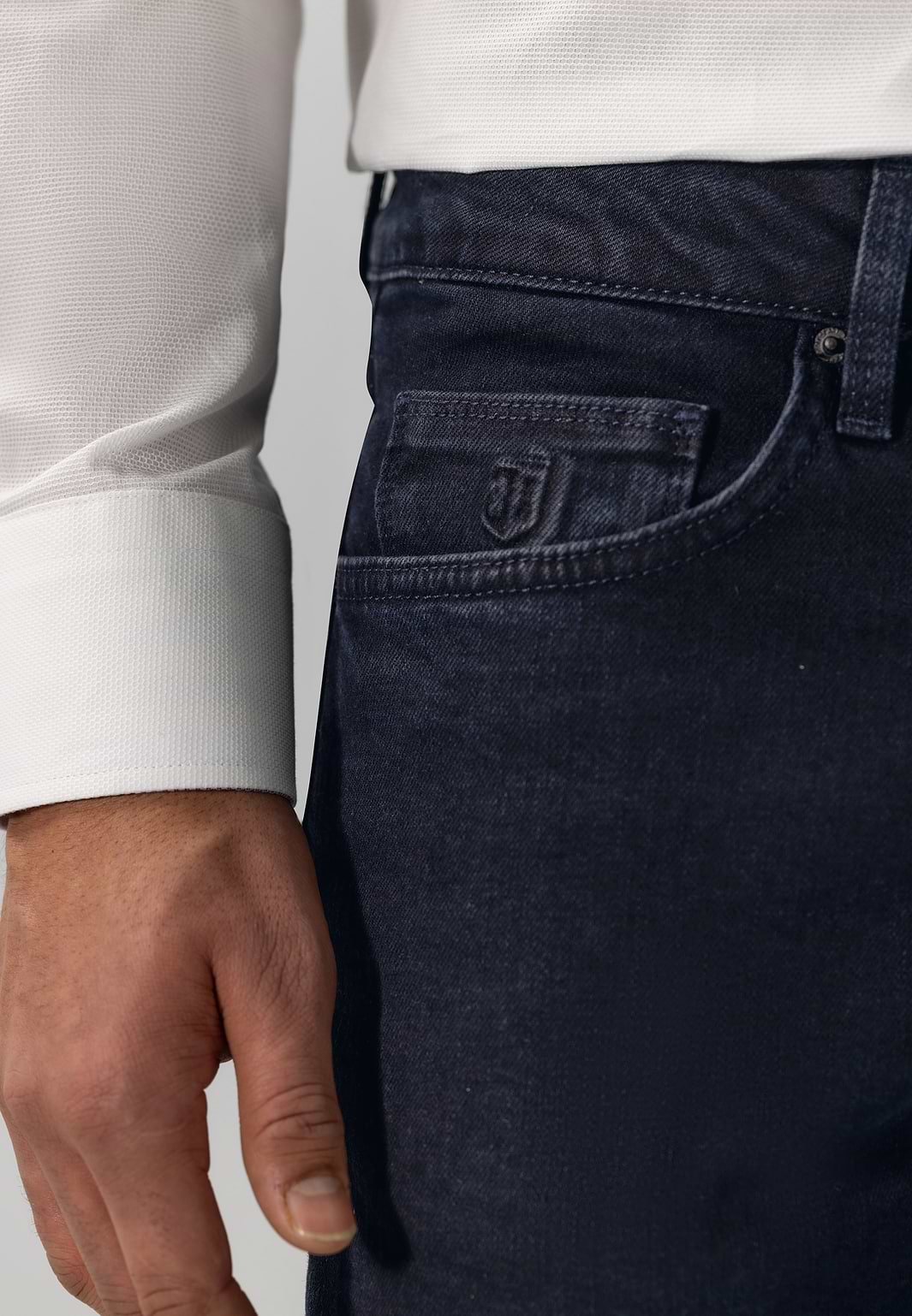CRUISER-slim-fit-5-pocket-in-stretchdenim