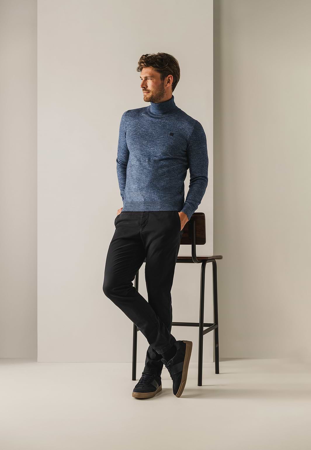 Chino-stretch-NAVIGATOR-en-tissu-sergé