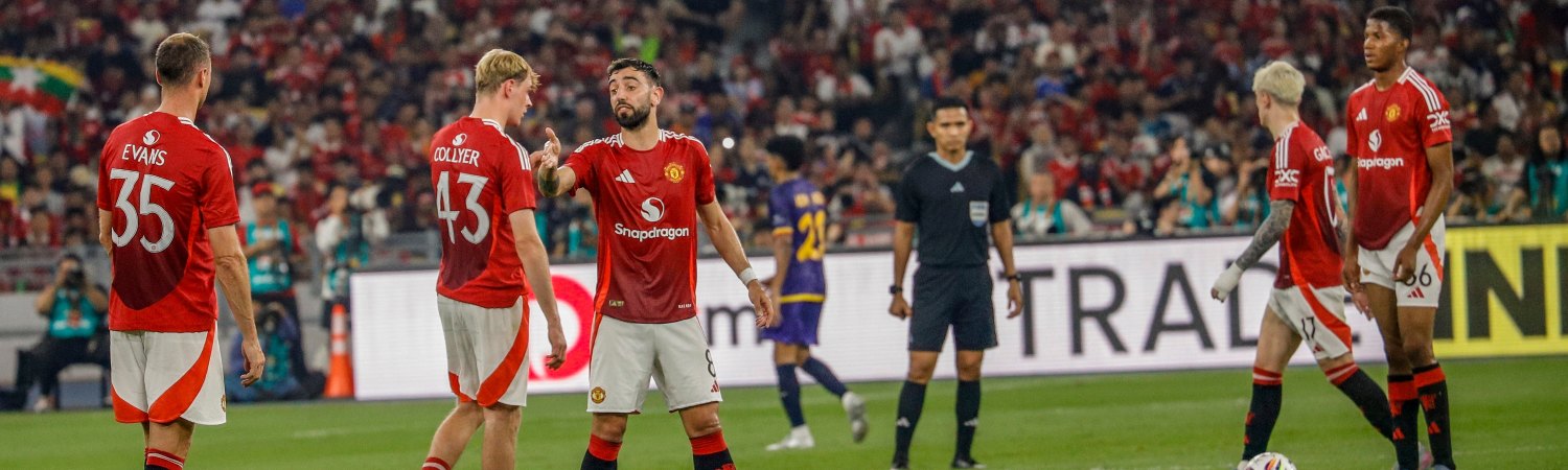 equipo de manchester en medio partido