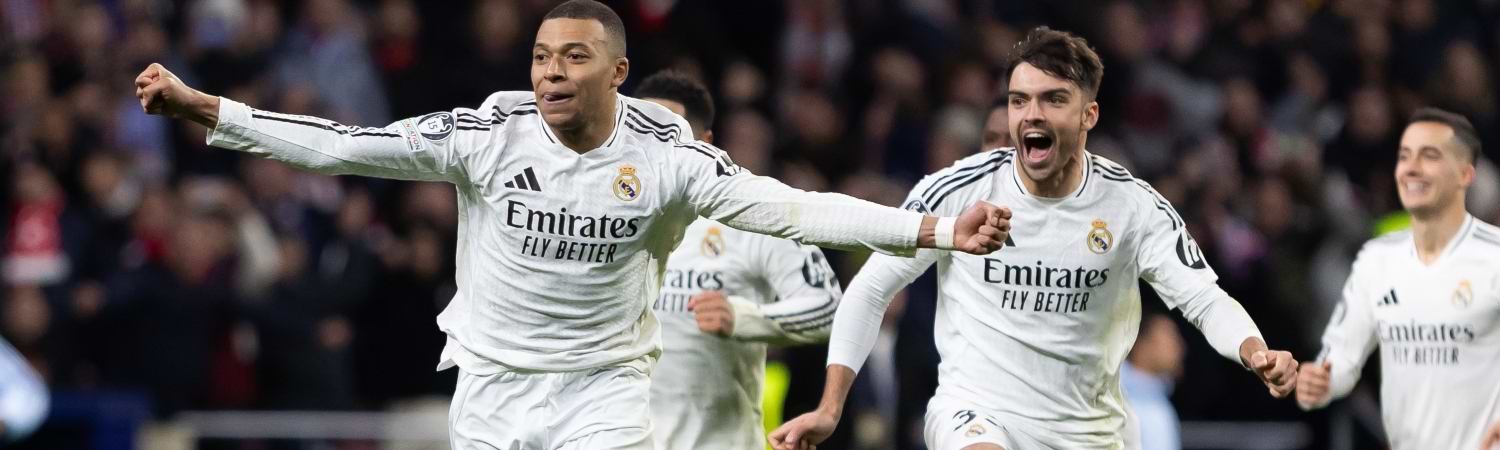 Jugadores del real Madrid M bappe , entre otros celebrando gol a portería