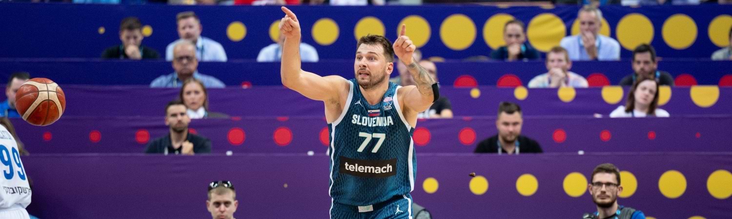 Luka Doncic antes del juego de Lakers vs Spurs