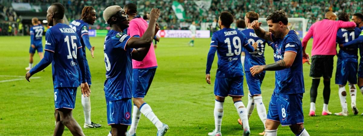 Jugadores del Chelsea Futball Club en pleno partido 