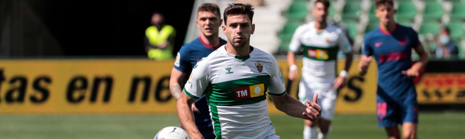 Elche en partido Lucas Boye domina balon en partido de LaLiga