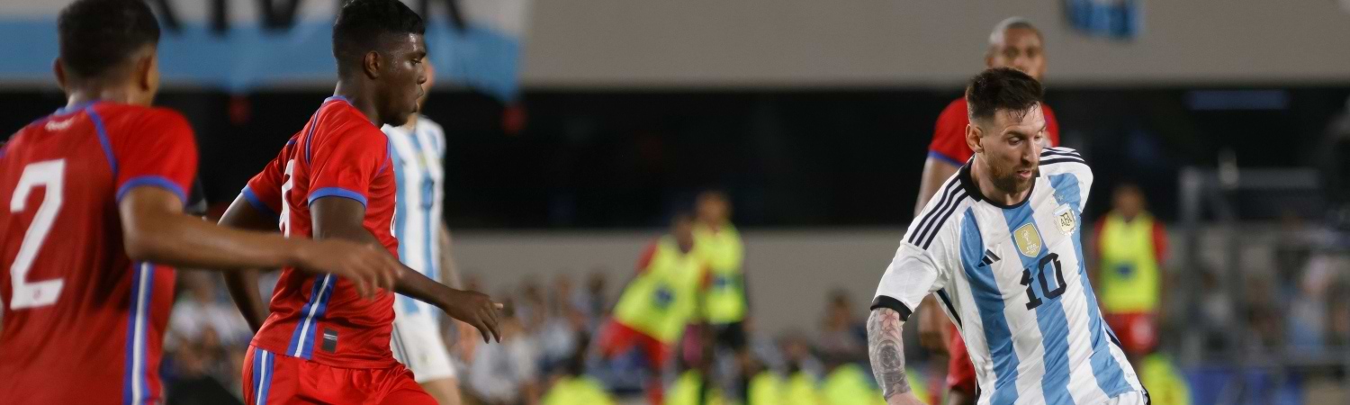 Selección de futbol panamá contra argentina con Felipe Baloy