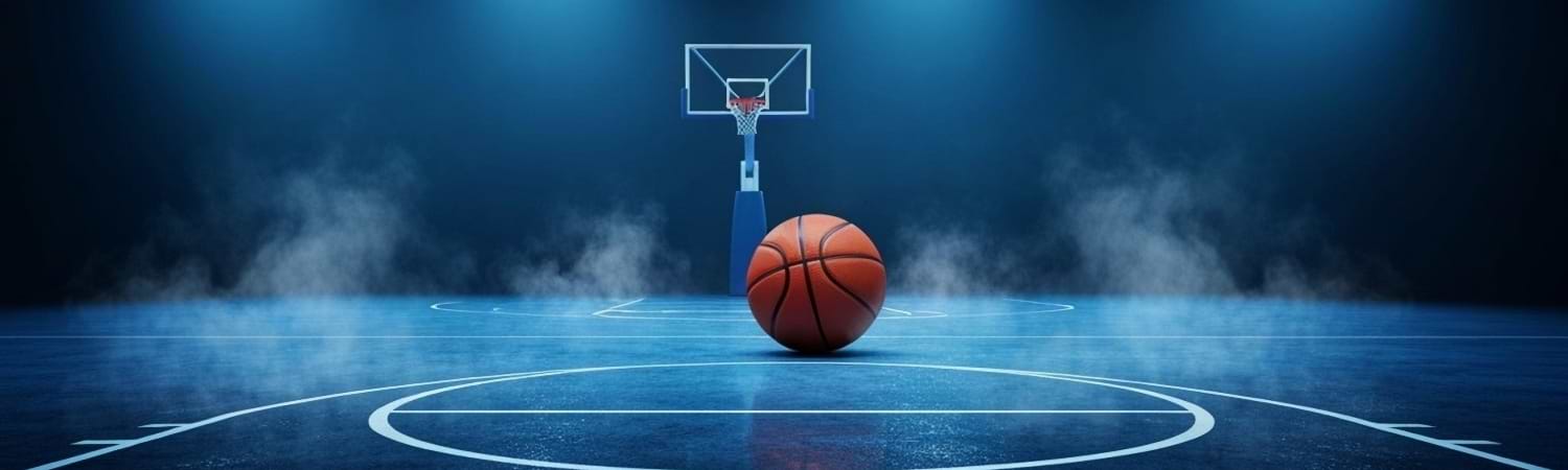 cancha de basquetball con pelota en el piso