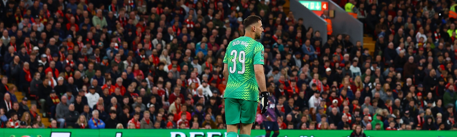 Martin Dubravka en el Tottenham vs Aston Villa de Premier 2026