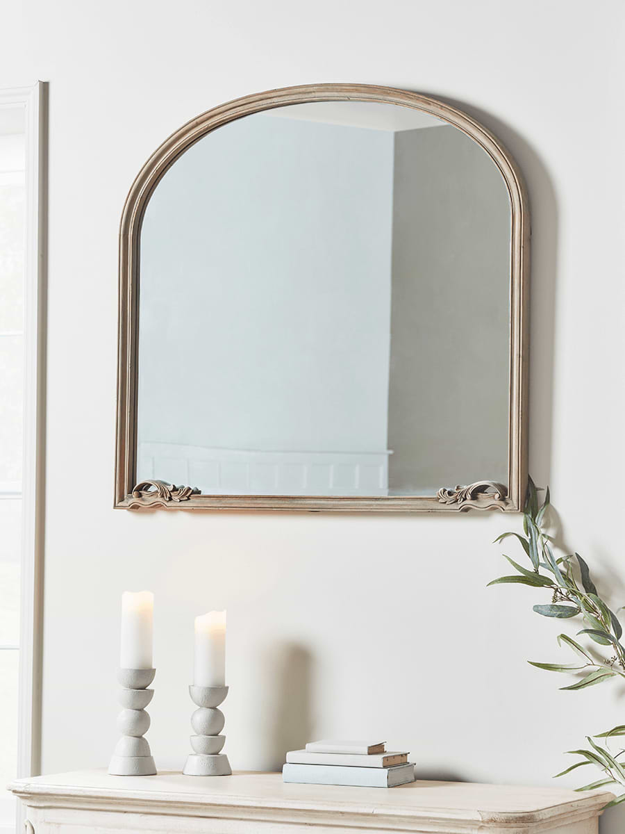 Ismena Mirror