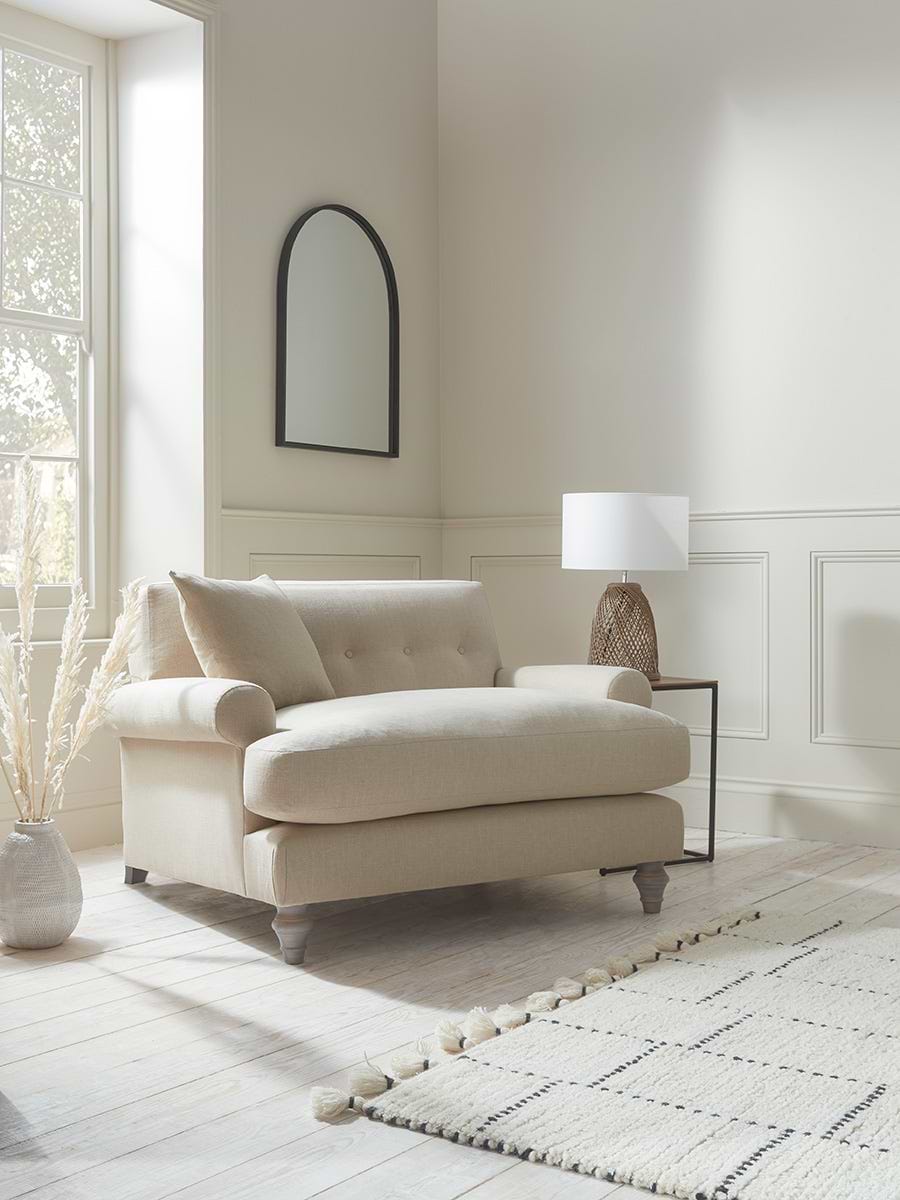 Visby Loveseat