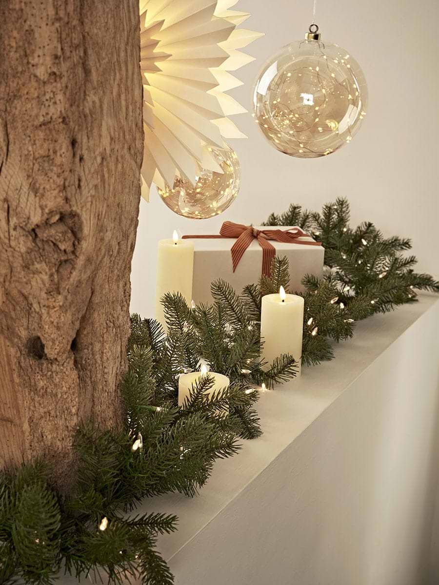 Opulent Pine Pre-Lit Garland