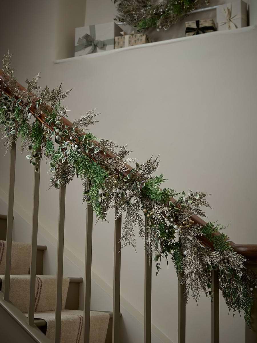 Sumptuous Faux Holly & Fir Garland