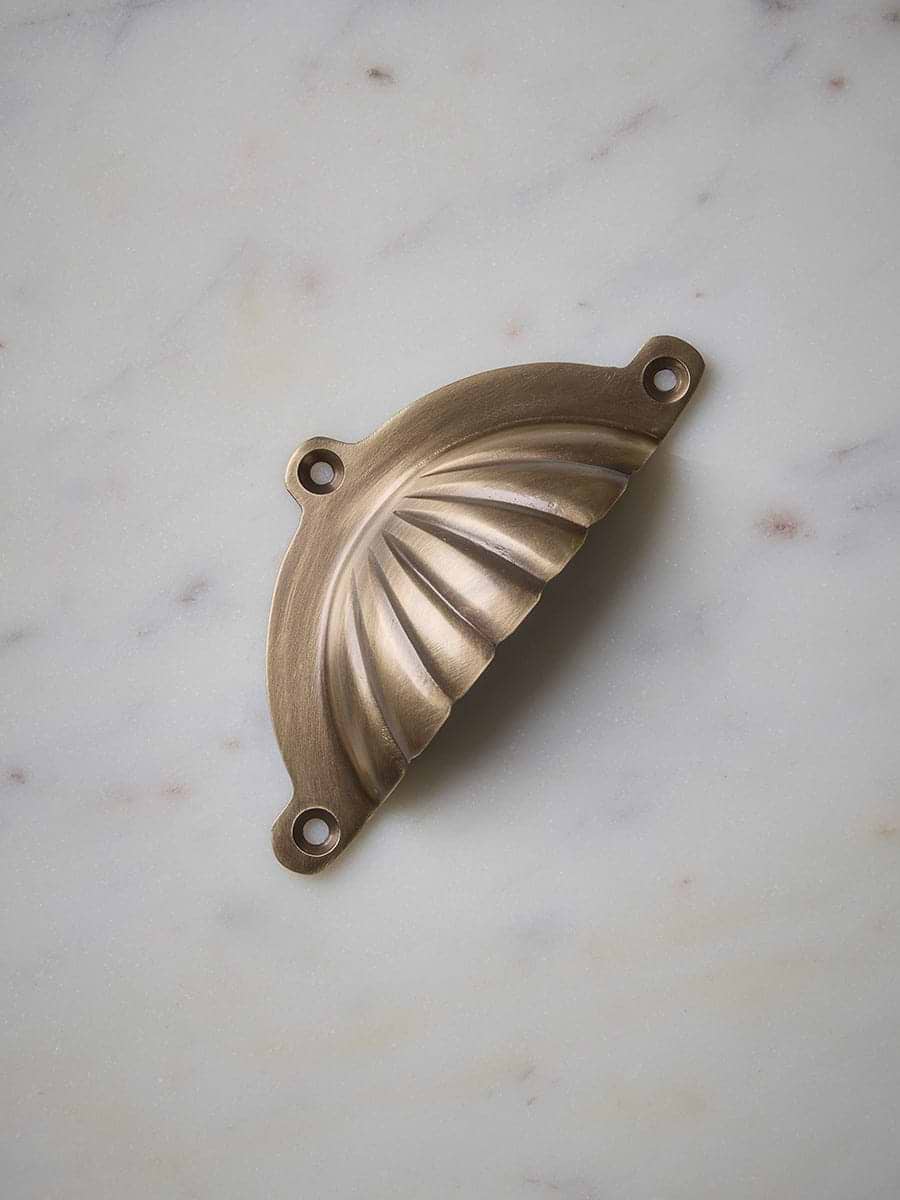 Scalloped Cup Handle - Antique Brass