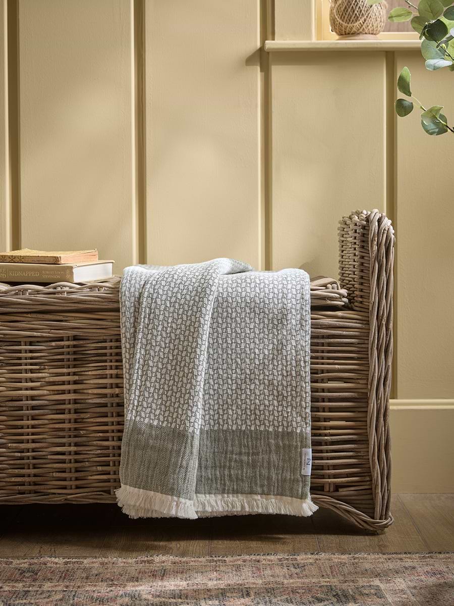 Fellford Throw - Sage Green
