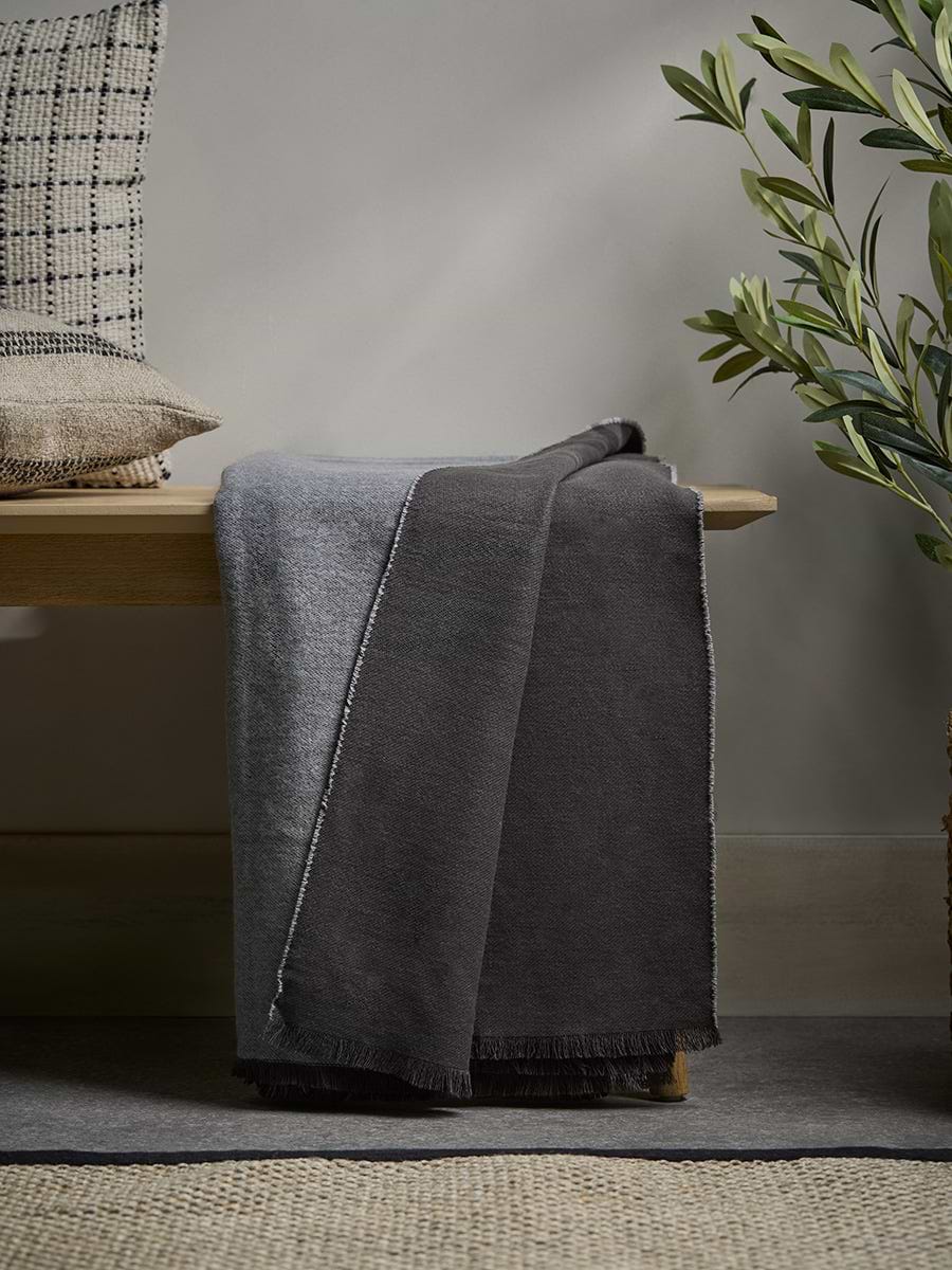 Staten Throw - Charcoal