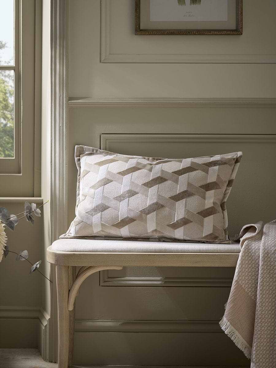 Lattice Cushion