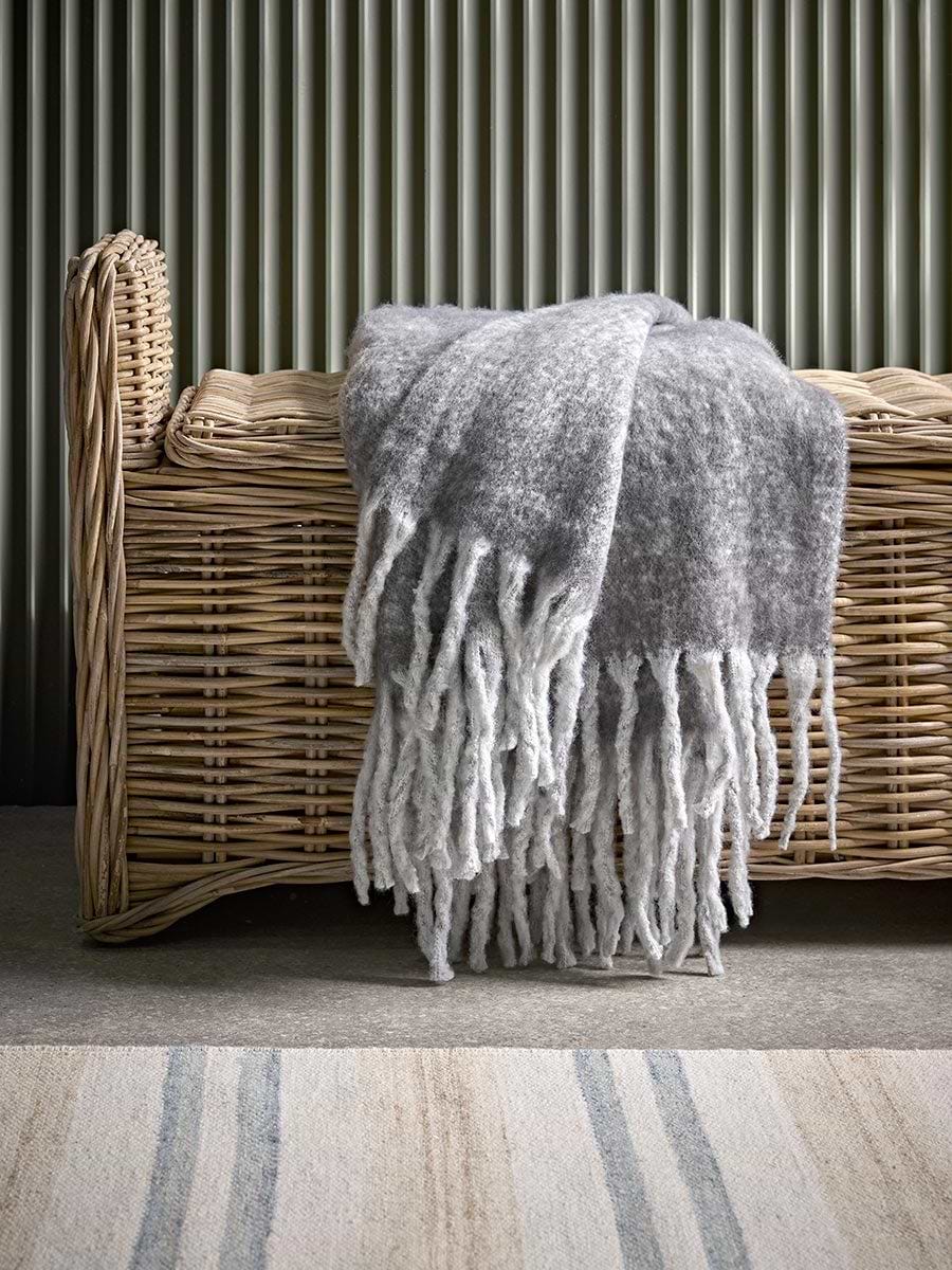 Cosy Doze Throw - Charcoal