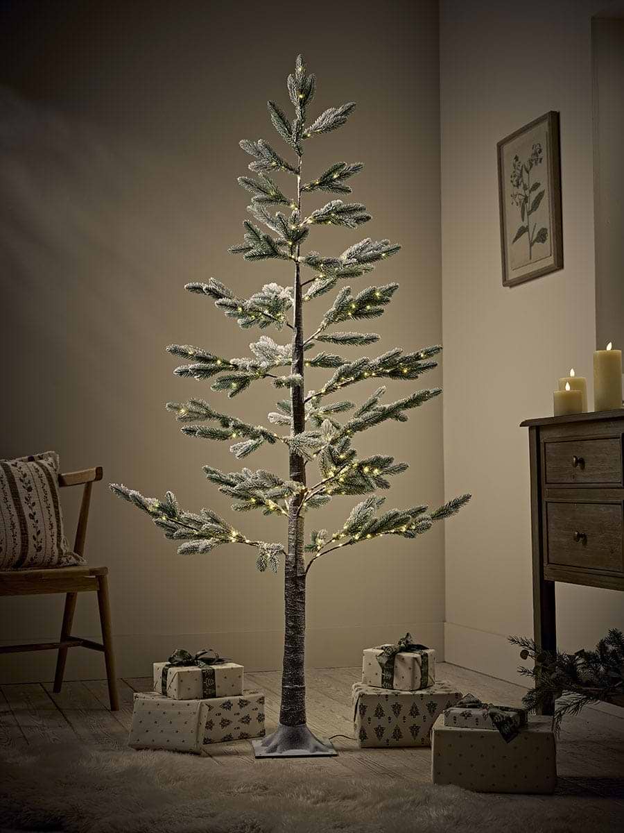 Light Up Scandinavian Christmas Tree