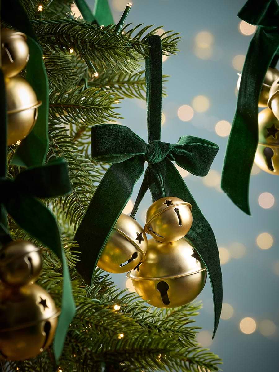Six Hanging Bow Bell Clusters