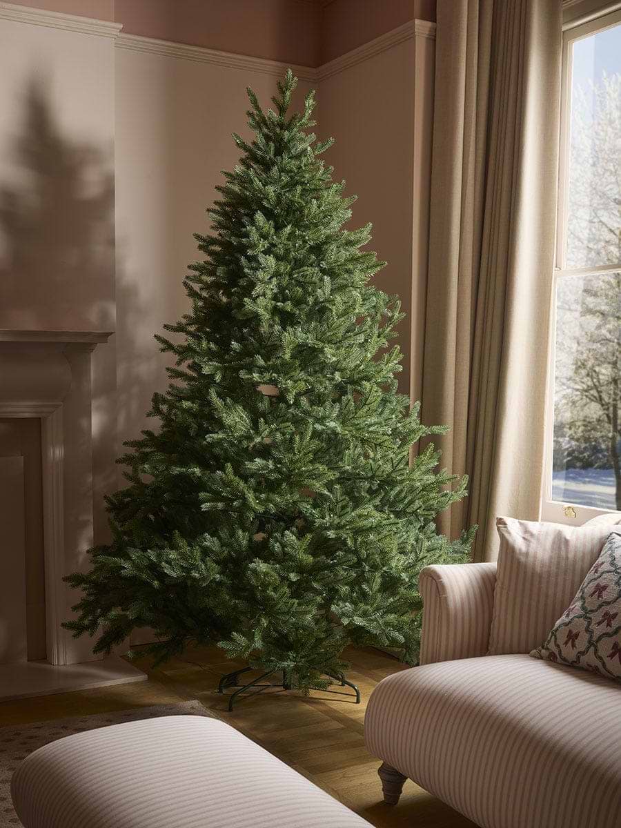 Majestic Evergreen Pre- Lit Christmas Tree -7ft