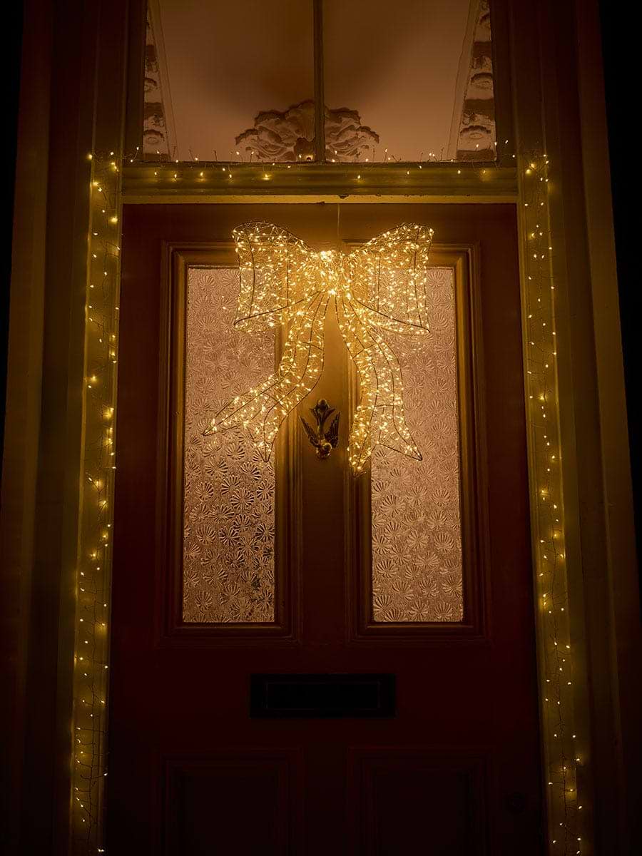 Winter Glow Hanging Bow