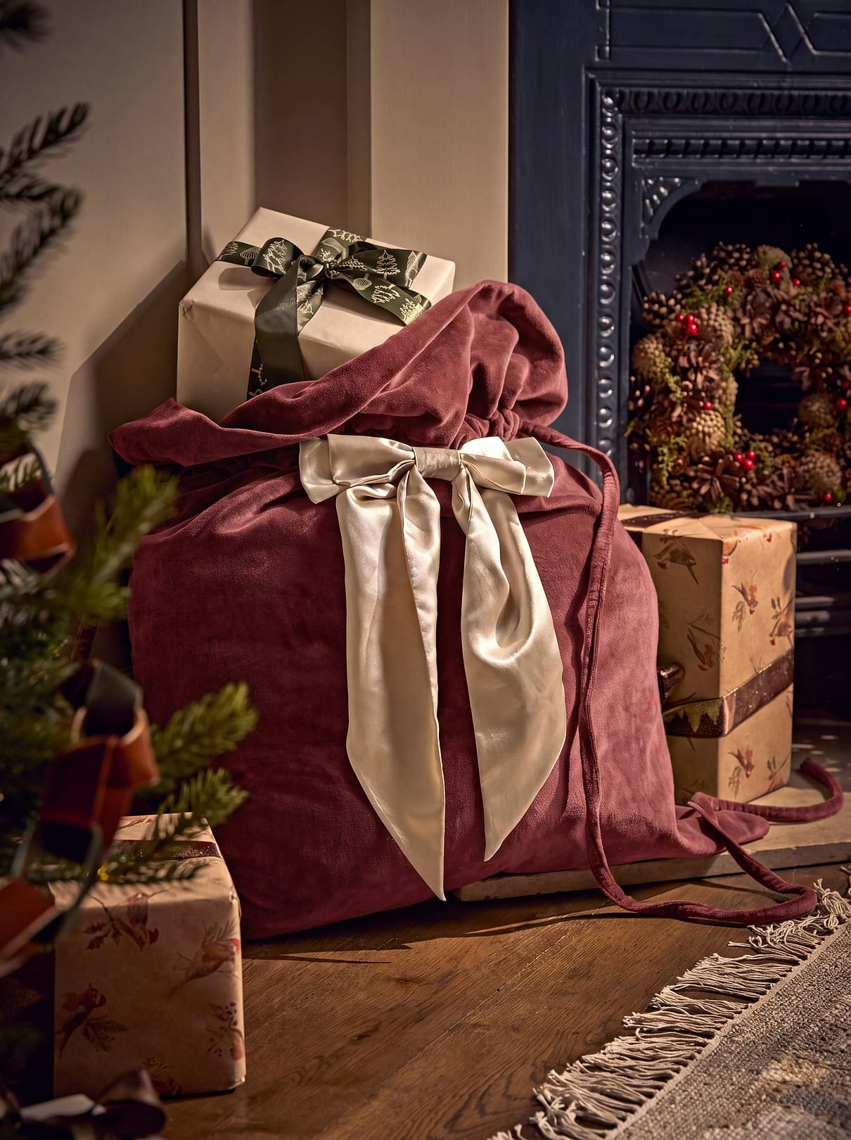 Bow Velvet Christmas Sack - Red