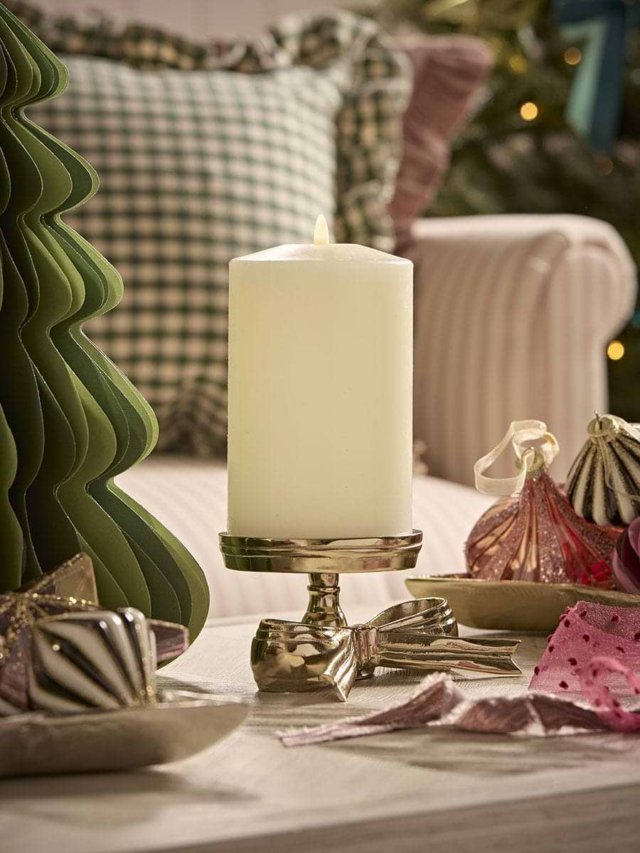 Bow Pillar Candle Holder