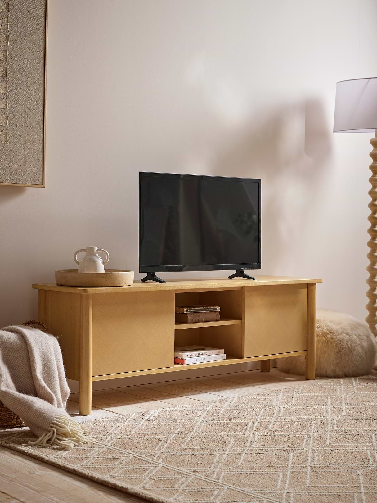 Alva Oak Media Unit