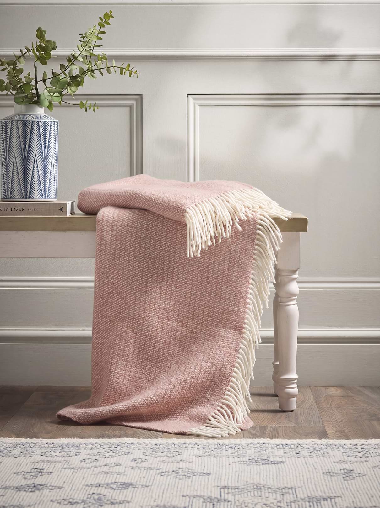 Lattice Soft Wool Throw - Chalky Pink